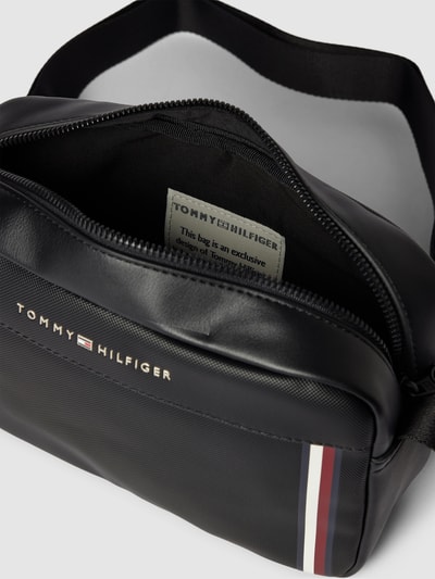 Tommy Hilfiger Umhängetasche mit Label-Print Modell 'PIQUE' Black 4