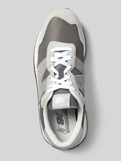 Productfoto, Sneaker aus Leder-Mix mit Logo-Detail van New Balance, grijs, afgeronde pasvorm, vetersluiting, profielzool, heren, maat 44, hakhoogte 3 cm, schachthoogte 8 cm, schachtbreedte 9 cm