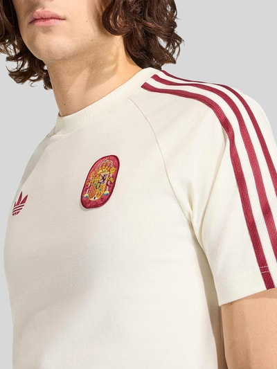 adidas Originals t-shirt o kroju slim fit z mieszanki bawełny Złamany biały 3