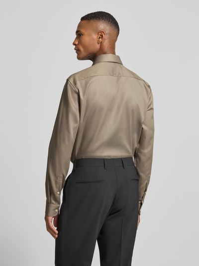 Christian Berg Men Regular Fit Businesshemd aus Baumwolle mit Kentkragen Schoko 5