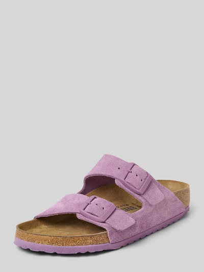 Produktfoto, Sandały z naturalnej skóry Birkenstock Sandalen mit Dornschließen Modell 'Arizona', zaokrąglony czubek, fakturowana podeszwa, detal z logo, wysokość obcasa 3 cm dla rozmiaru 40.