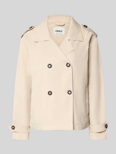 Produktfoto, Regular Fit Trenchcoat-Jacke aus recyceltem Material Modell 'HANNAH' von Only in Beige mit Reverskragen, Schulterriegel und doppelreihiger Knopfleiste, glatte Struktur und seitliche Eingrifftaschen, unifarbene Optik.