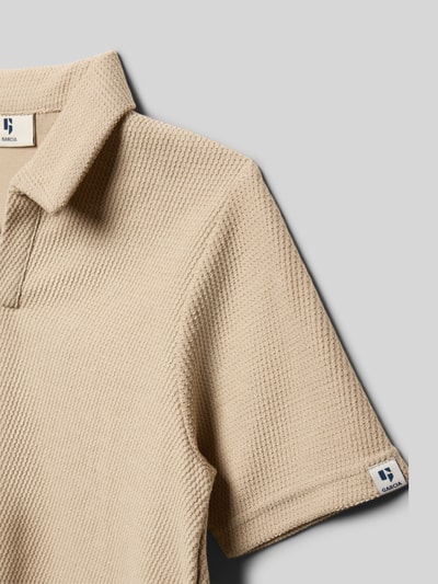 Produktfoto, Regular Fit Poloshirt mit Strukturmuster von Garcia in Beige, Polokragen, kurzärmelig, strukturierte Oberfläche