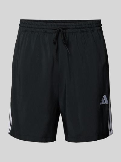 Produktfoto, Regular Fit Sport-Shorts Modell '3S CHELSEA' von adidas Sportswear in Schwarz, Optik: Unifarben, Kontraststreifen, Logo-Stitching, elastischer Bundabschluss mit Tunnelzug, seitliche Eingrifftaschen, glatte Textur