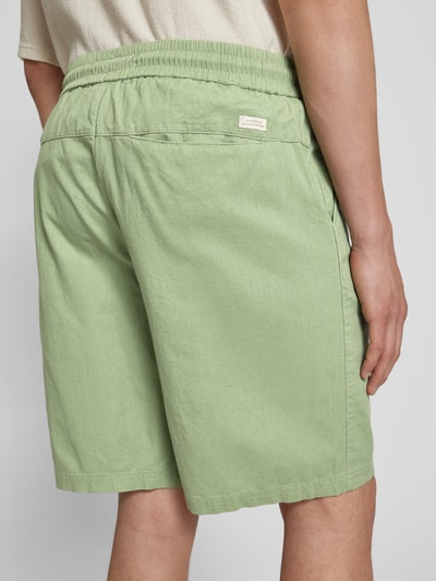 Blend Regular Fit Sweatshorts aus Leinen-Mix Modell 'BAY' Oliv 3