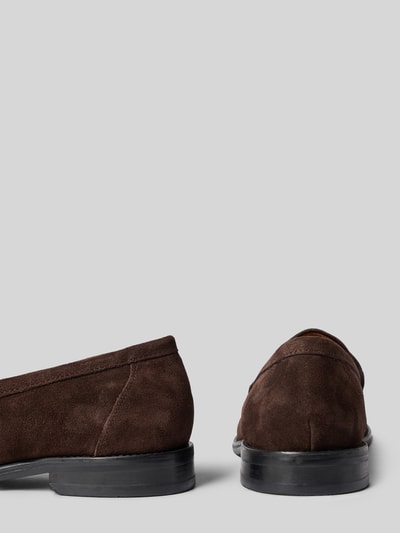 Produktfoto, Loafer aus echtem Rindsleder Modell 'LINN' von Vagabond in dunklem Braun mit glatter Sohle und feiner Wildlederstruktur, Damen Loafer von Vagabond
