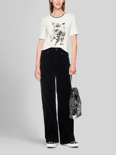 Marc Cain T-Shirt mit Cat-Print und Strasssteinen Offwhite 1
