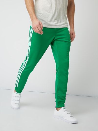 adidas Originals Sweatpants mit Logo-Streifen Hellgruen 4