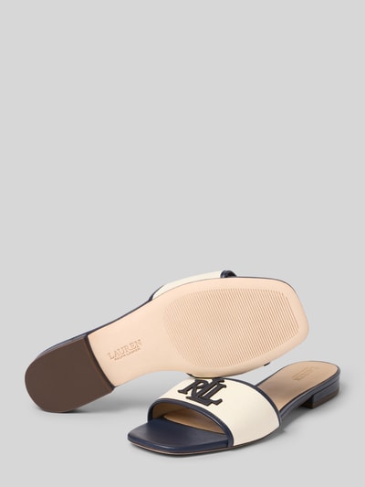 Produktfoto, Pantolette mit Logo-Applikation Modell 'EVERLEY' von Lauren Ralph Lauren, Optik: Unifarben, Schuhspitze eckig, Absatzform Blockabsatz, Schlupf/offen, Sohle leicht strukturiert, Materialverarbeitung Glattleder, Material echtes Rindsleder