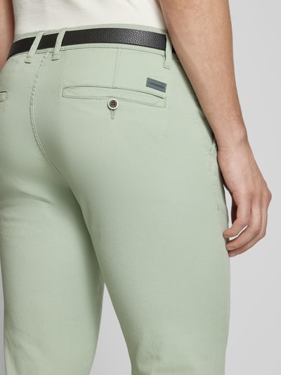 Lindbergh Classic Stretch Fit Chino mit Gürtel Gruen 3