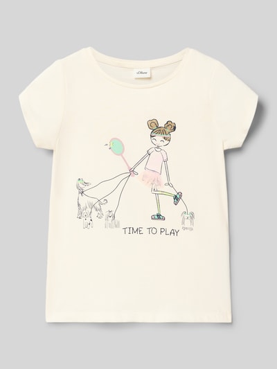 Mädchen trägt Regular Fit T-Shirt aus reiner Baumwolle von s.Oliver RED LABEL, Optik: Unifarben, Motiv-Print mit Glitzer, Mesh-Besatz, Kurzarm, Ganzkörperansicht von vorne.