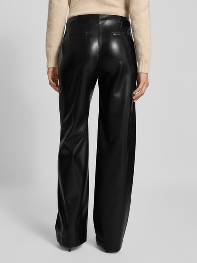 BOSS Spodnie o kroju regular fit z imitacji skóry z bocznymi, wpuszczanymi kieszeniami model ‘TIMIRAS’ Czarny 5