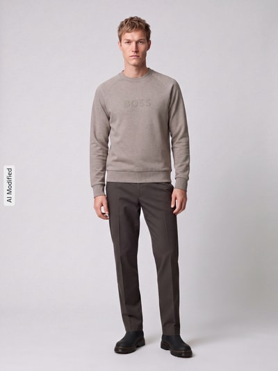 BOSS Green Sweatshirt mit tonalem Logo-Schriftzug Modell 'Salbo' Mittelbraun 1