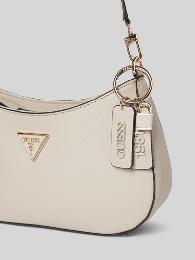 Guess Handtasche mit Label-Anhänger Modell 'NOELLE' Taupe 3