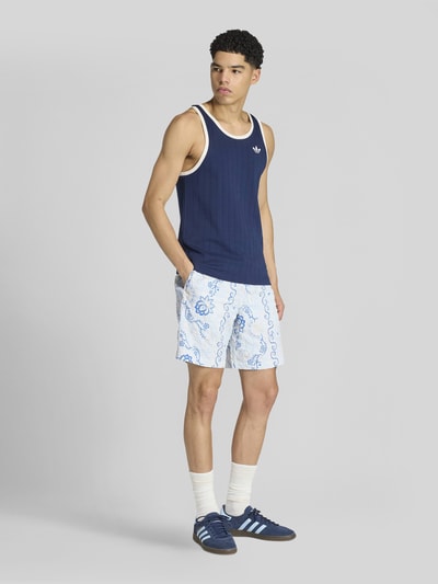 adidas Originals Relaxed Fit Shorts aus Seersucker Hellblau 1