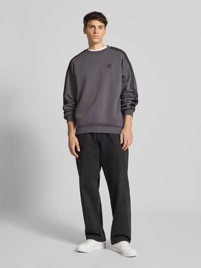 adidas Originals Oversized Sweatshirt mit Logo-Stitching Modell 'Crew' Anthrazit 1