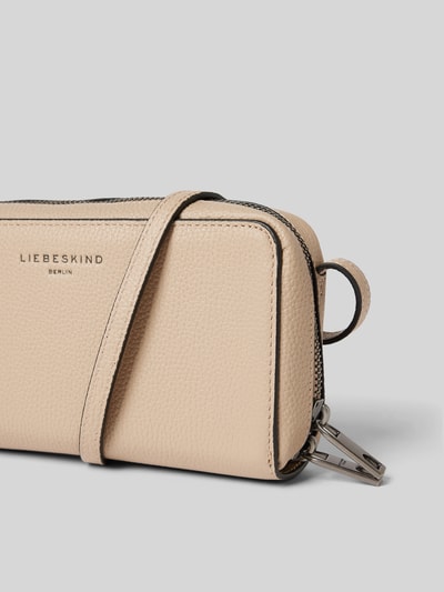 LIEBESKIND BERLIN Handtasche aus reinem Leder mit Label-Detail Modell 'LOU' Sand 3