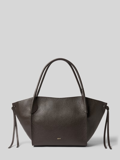 Produktfoto, Handtasche aus Leder Modell 'VIBE BIG' von Abro in Dunkelbraun, strukturierte Oberfläche, Hauptfach mit Reißverschluss, Studioansicht