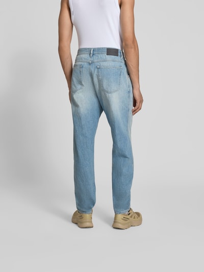 Closed Straight Fit Jeans mit Logo-Patch Hellblau 5