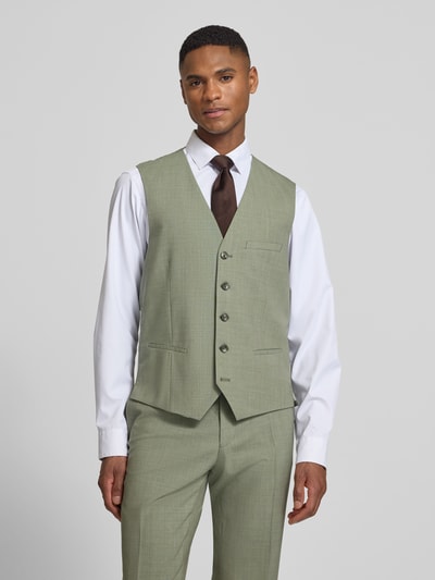 Männermodel trägt Weste aus Schurwoll-Mix von CG - Club of Gents in Grün, Slim-Fit mit Durchgehender Knopfleiste, V-Ausschnitt, Leistentaschen, Nahaufnahme Oberkörper.