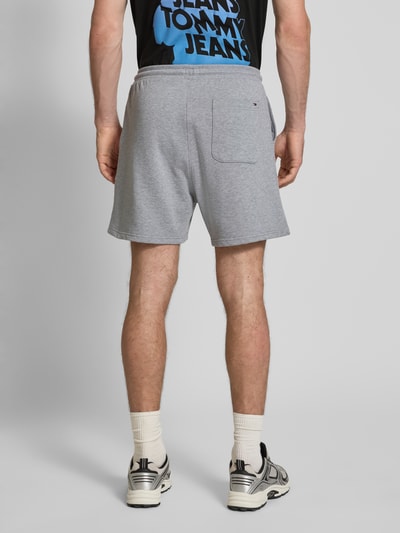 Tommy Jeans Relaxed Fit Sweatshorts aus reiner Baumwolle Hellgrau Melange 5