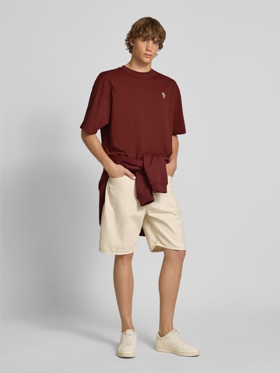 REVIEW T-shirt o kroju relaxed fit z okrągłym dekoltem Rdzawoczerwony 1