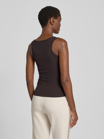 GUESS Activewear Top w efekcie prążkowania z aplikacją z metką model 'COLETTE' Czekoladowy 5