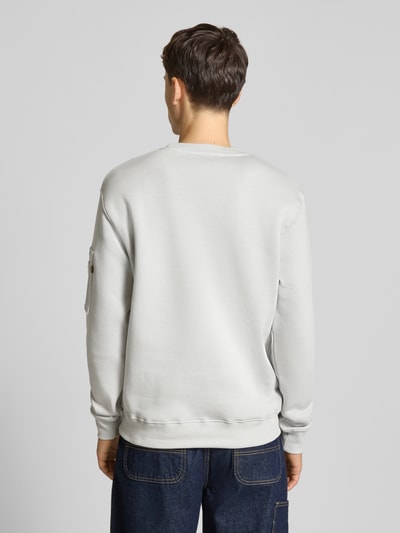 Alpha Industries Sweatshirt mit Reißverschlusstasche am Ärmel Hellgrau 5