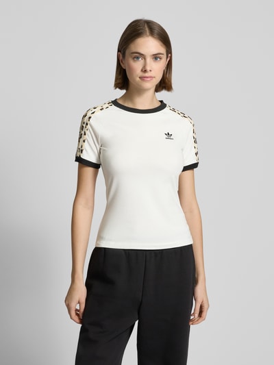 adidas Originals T-Shirt mit Label-Stitching Beige 4