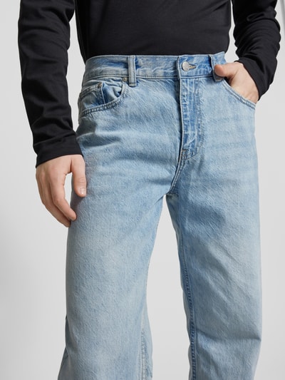 REVIEW Essentials Straight Fit Jeans  Hellblau 3