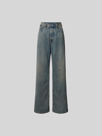 Produktfoto, Jeans mit 5-Pocket-Design von Diesel, locker geschnitten, blau, Baumwoll-Lyocell-Mix, sichtbares Label, strukturierte Oberfläche.