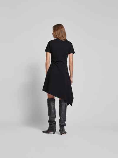 VETEMENTS T-Shirt-Kleid in asymmetrischem Design Black 5