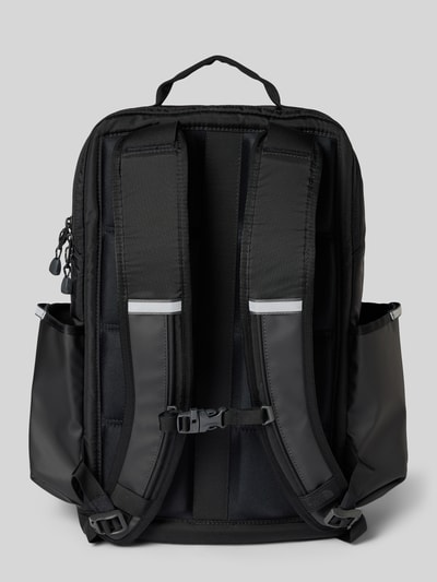 Productfoto, zwarte rugzakfunctie van The North Face met logoprint, verstelbare schouderband, Hoofdvak met ritssluiting, Model 'Base Camp', Breedte maat 1: 35 cm, Lengte maat 1: 47 cm, Diepte maat 1: 13 cm, bandlengte maat 1: 65 cm