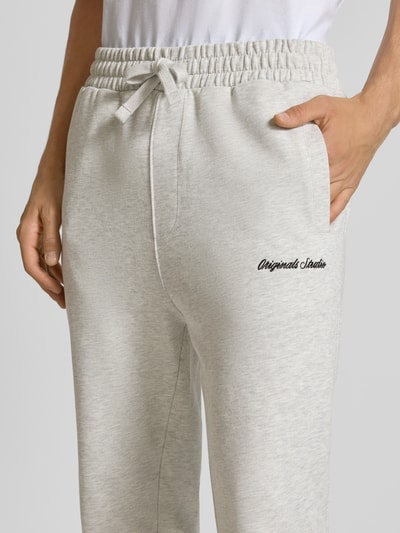 Jack & Jones Sweatpants mit elastischem Bund Modell 'KANE' Offwhite Melange 3