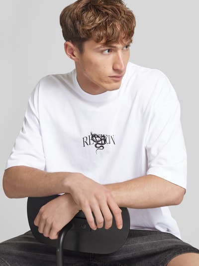 REVIEW T-shirt o kroju oversized z okrągłym, prążkowanym dekoltem Biały 3