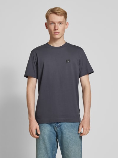 Calvin Klein Jeans Regular Fit T-Shirt mit Label-Patch Dunkelblau 4