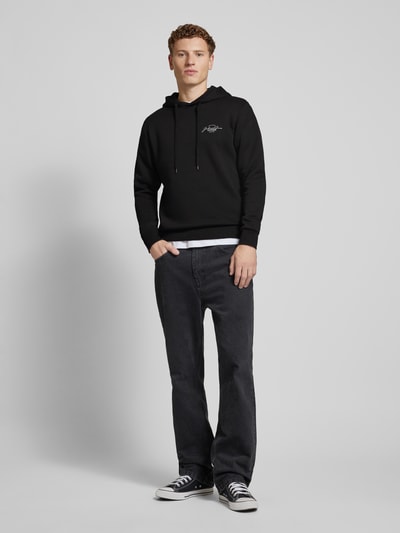 Jack & Jones Bluza z kapturem i nadrukiem z logo model ‘FERRIS’ Czarny 1