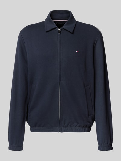 Produktfoto, Regular Fit Sweatjacke aus reiner Baumwolle von Tommy Hilfiger in Optik: Unifarben, Sweat-Material, Reißverschluss, Label-Stitching, Hemdkragen, Langarm, elastischer Ärmelabschluss und Rumpfabschluss, seitliche Eingrifftaschen