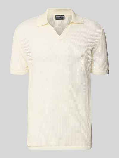 Produktfoto, Slim Fit Poloshirt mit V-Ausschnitt von Antony Morato, Cremeweiß, feine Strickstruktur, Baumwoll-Modal-Mix, kurzer Arm, Vorderansicht