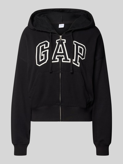 Produktfoto, schwarze Regular Fit Sweatjacke mit Logo-Stitching Modell 'Heritage' von GAP aus Baumwoll-Mix, Kapuze mit Tunnelzug, geteilte Känguru-Tasche, elastische Abschlüsse