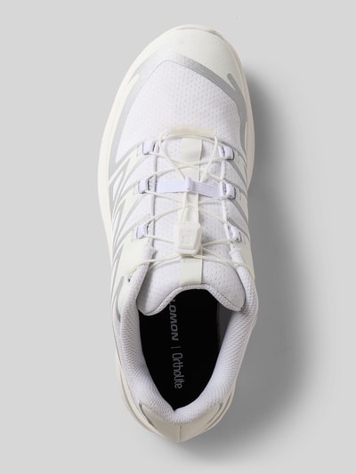 Produktfoto, Sneaker mit Logo-Print von Salomon in Weiß mit Kontrastbesatz, profilierter Sohle, abgerundeter Passform, Absatzhöhe 4 cm, Schafthöhe 6 cm, Schaftweite 7 cm