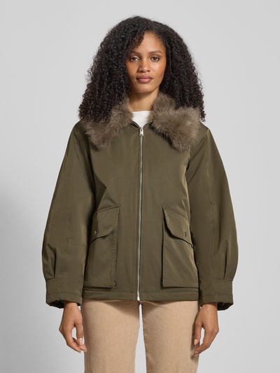 VERO MODA Bomberka o kroju regular fit z odpinanym kołnierzem z imitacji futra model ‘SEOUL’ Oliwkowy 4