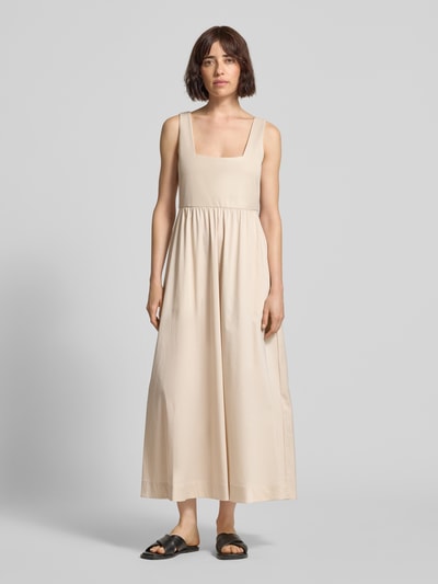 Frauenmodel trägt Midikleid aus Baumwoll-Mix mit Karree-Ausschnitt von comma, hellbeige, A-Linie, glatte Textur, Ganzkörperansicht von vorne.