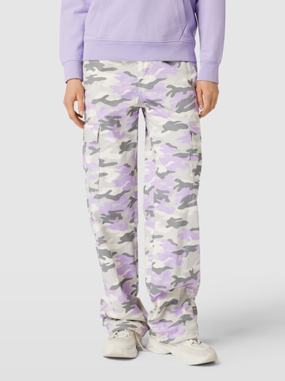 Levi's® Cargohose mit Camouflage-Muster Modell '94' Flieder 4