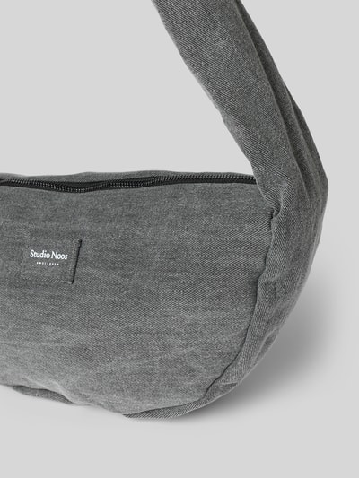 STUDIO NOOS Torebka na długim pasku z detalem z logo Średnioszary 3