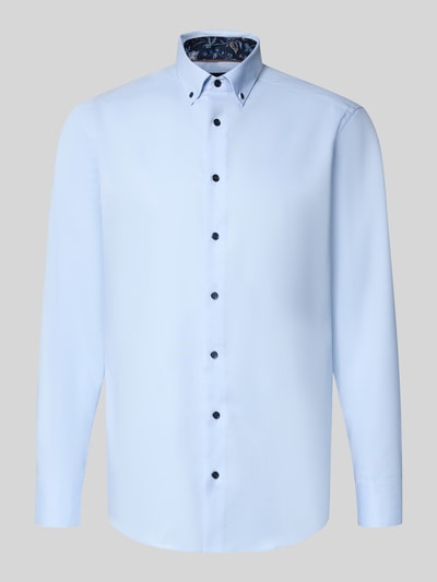 Produktfoto, Modern Fit Businesshemd aus reiner Baumwolle von OLYMP in Hellblau mit dunklen Knöpfen, glatte Textur, Herren Businesshemd von OLYMP
