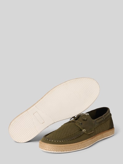 Productfoto, Bootsschuhe met Label-Detail van BULLBOXER, olijfgroen model met vetersluiting, structuurzool, hakhoogte maat 44: 2 cm, schachthoogte: 7 cm, schachtbreedte: 11 cm
