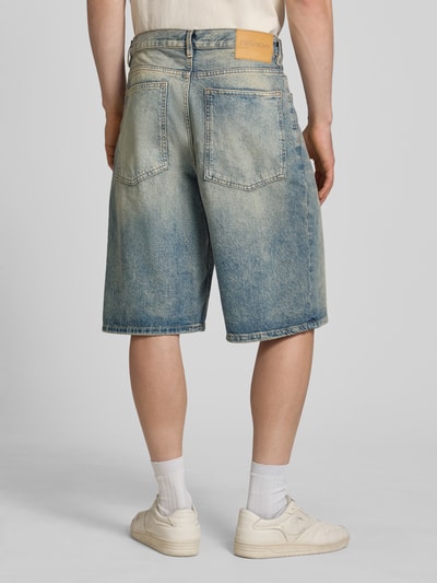 REVIEW Jeansshorts im Used-Look mit Eingrifftaschen Blau 5