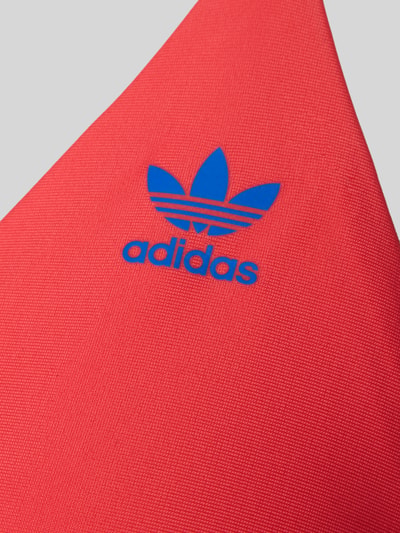 Produktfoto, rotes Bikini-Oberteil mit blauem Label Print, Twill-Struktur, unifarben, Modell 'ADIC BIKINI TOP BLACK' von adidas Originals