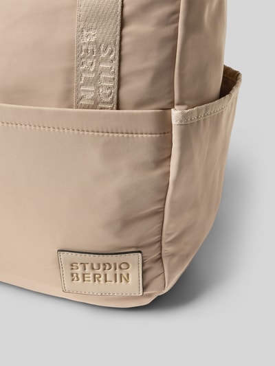 STUDIO BERLIN Rucksack mit Logo-Patch Modell 'Kreuzberg' Sand 3